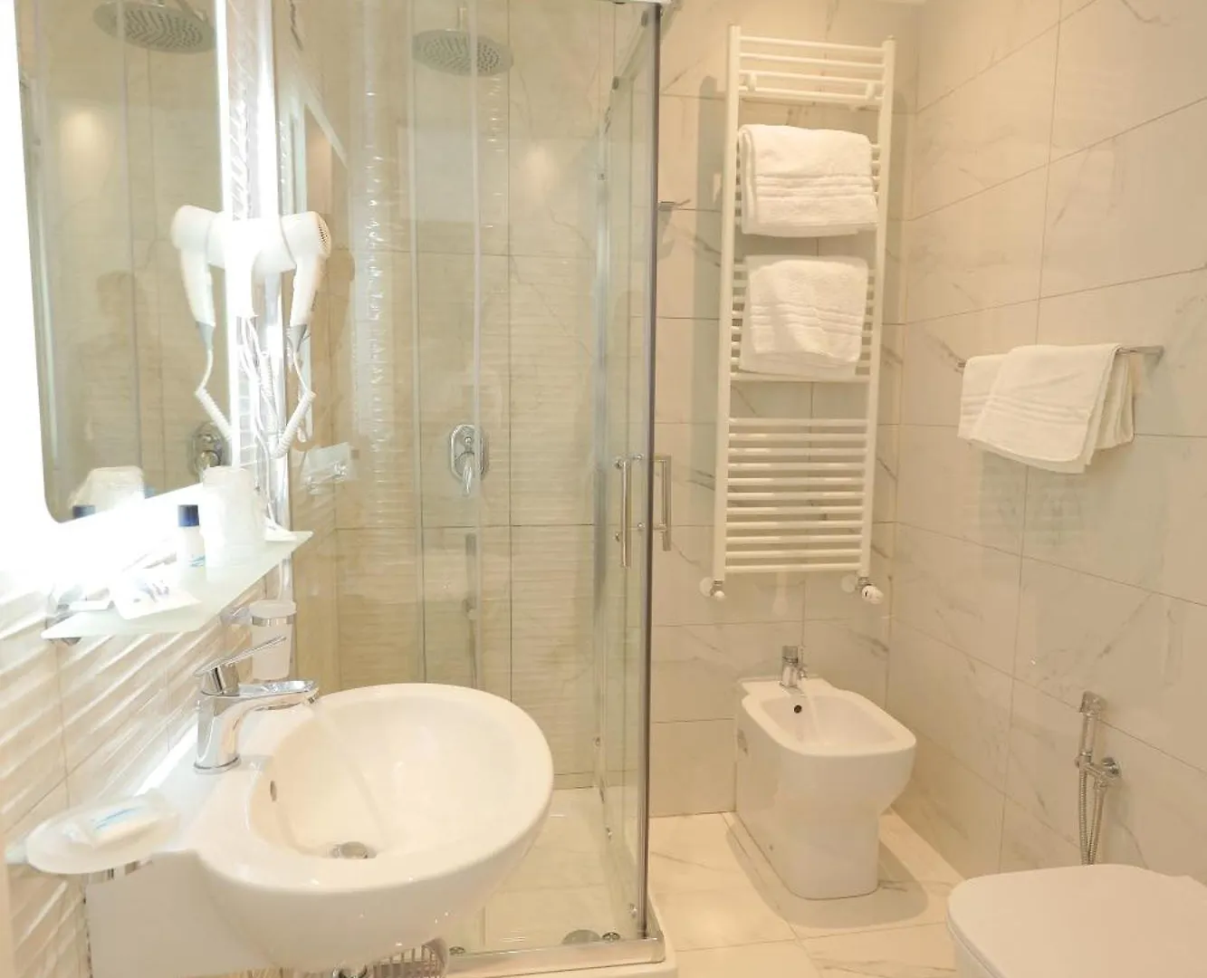 Hotel Garibaldi New Naples