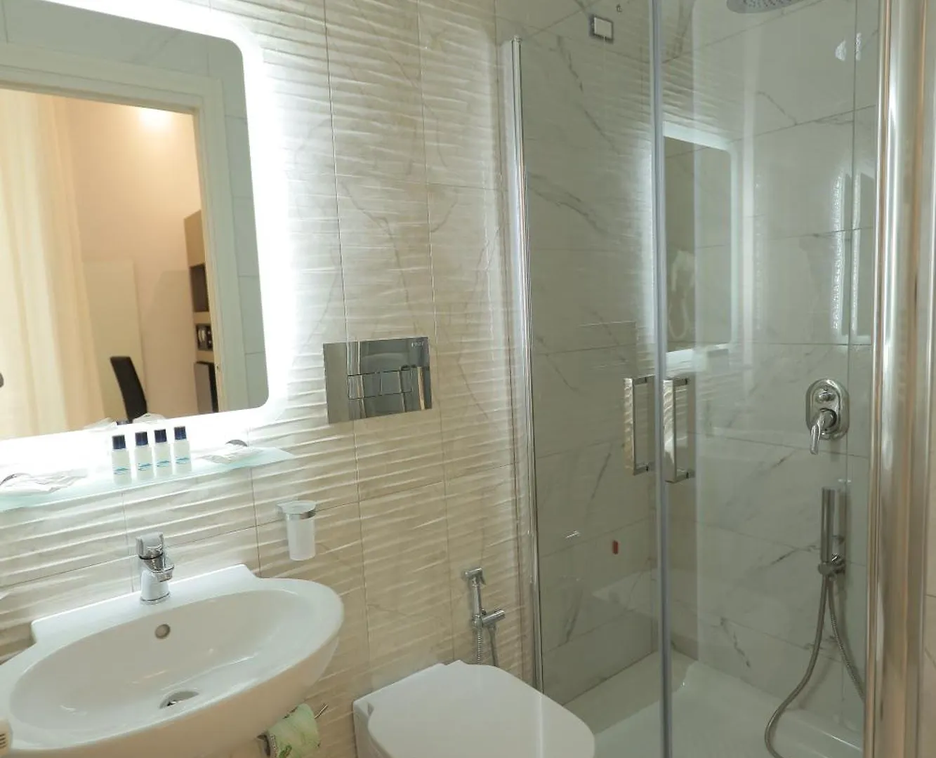 Hotel Garibaldi New Naples