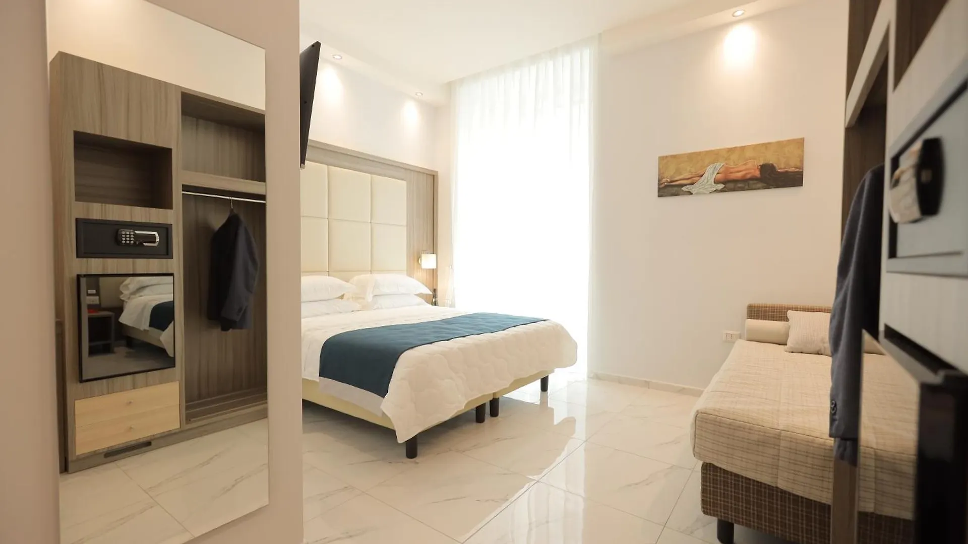 Hotel Garibaldi New Naples