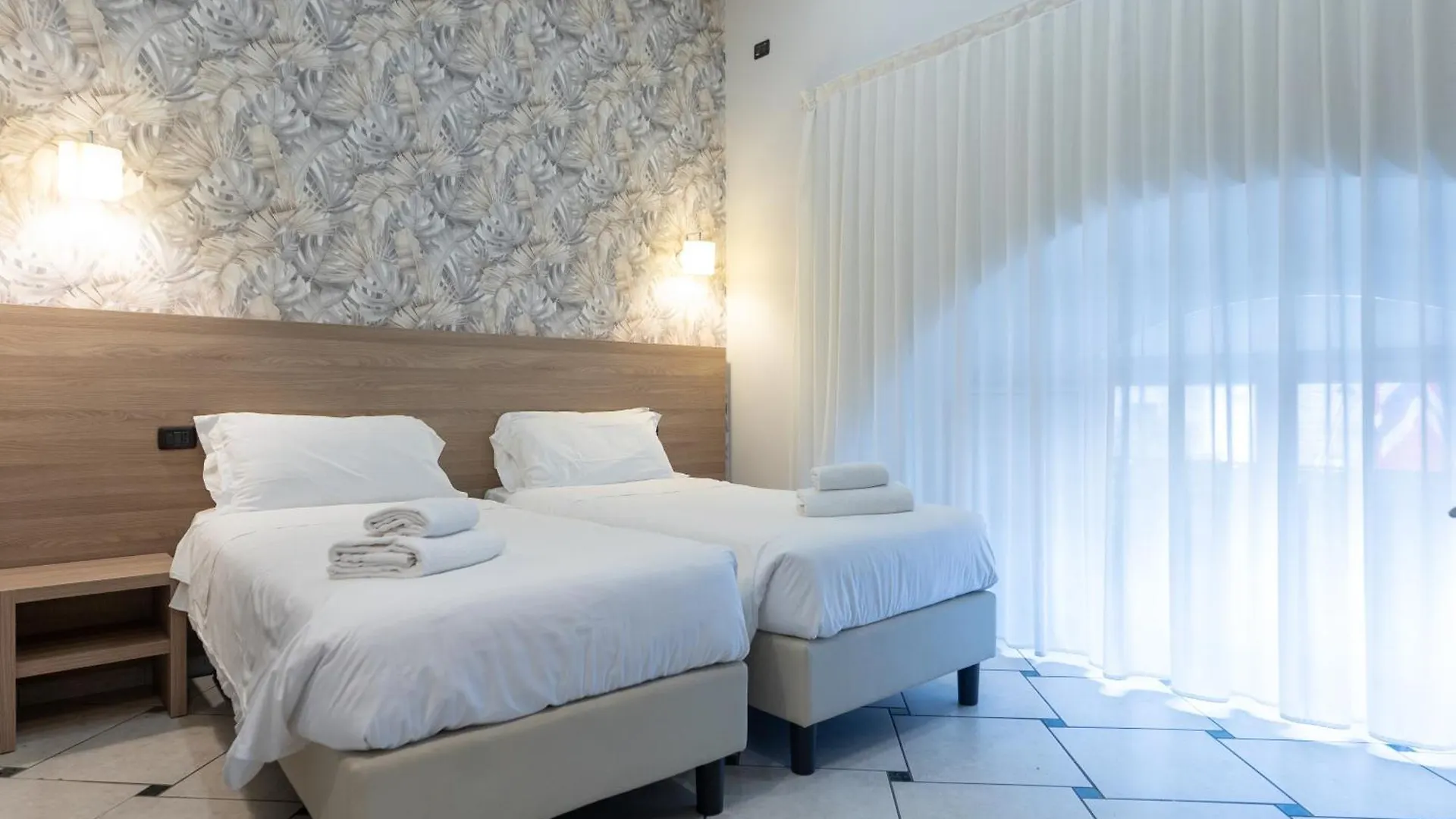Hotel Garibaldi New Naples