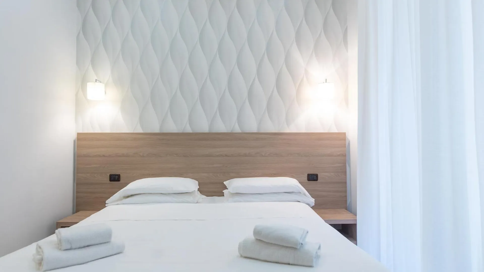 Hotel Garibaldi New Naples