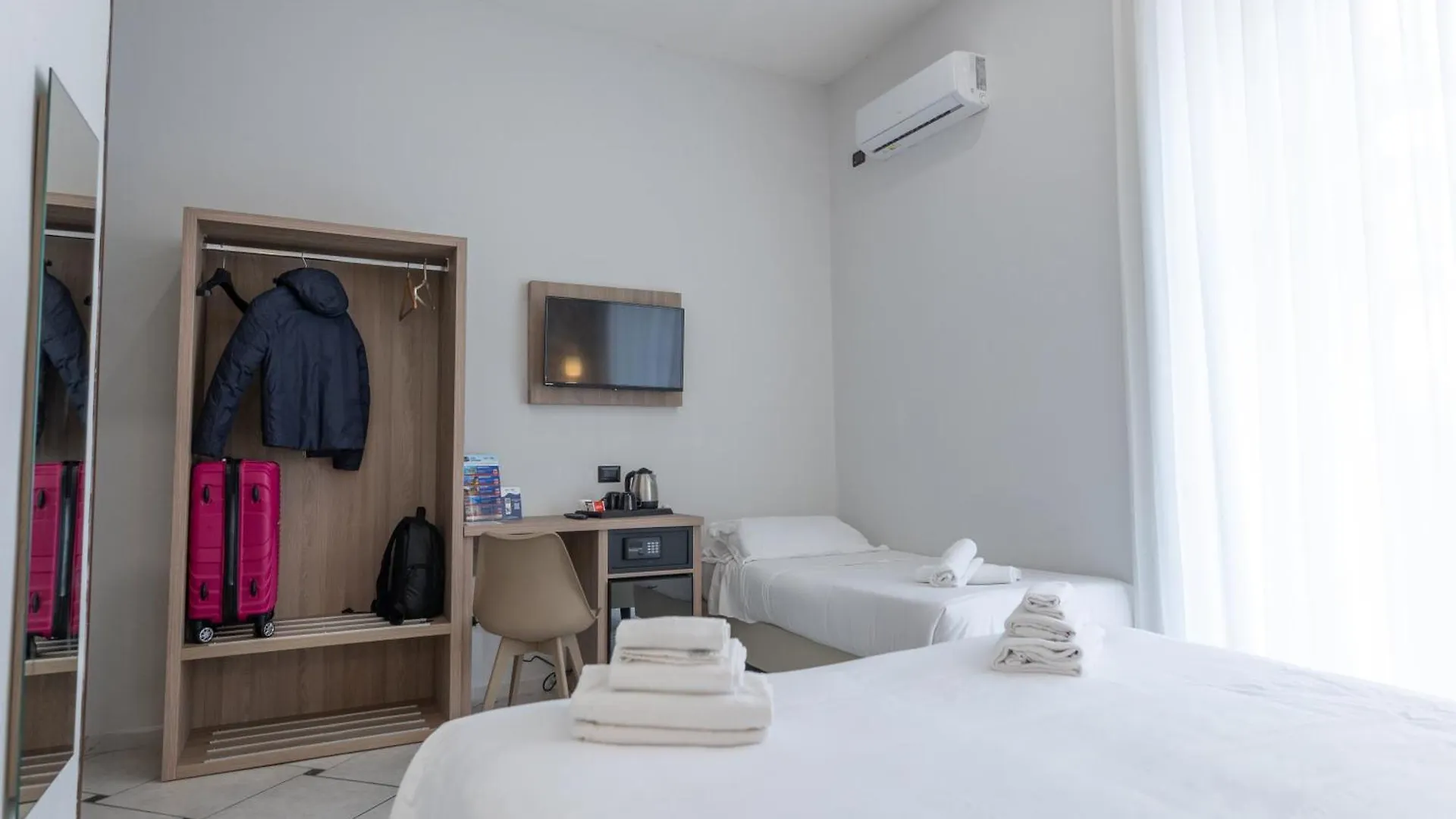 Hotel Garibaldi New Naples 3*,  Italy