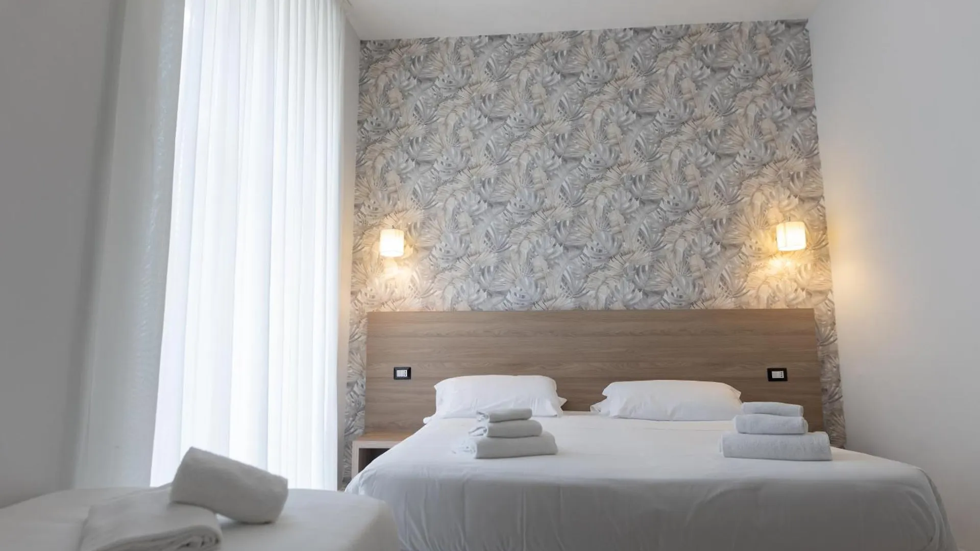 Hotel Garibaldi New Naples
