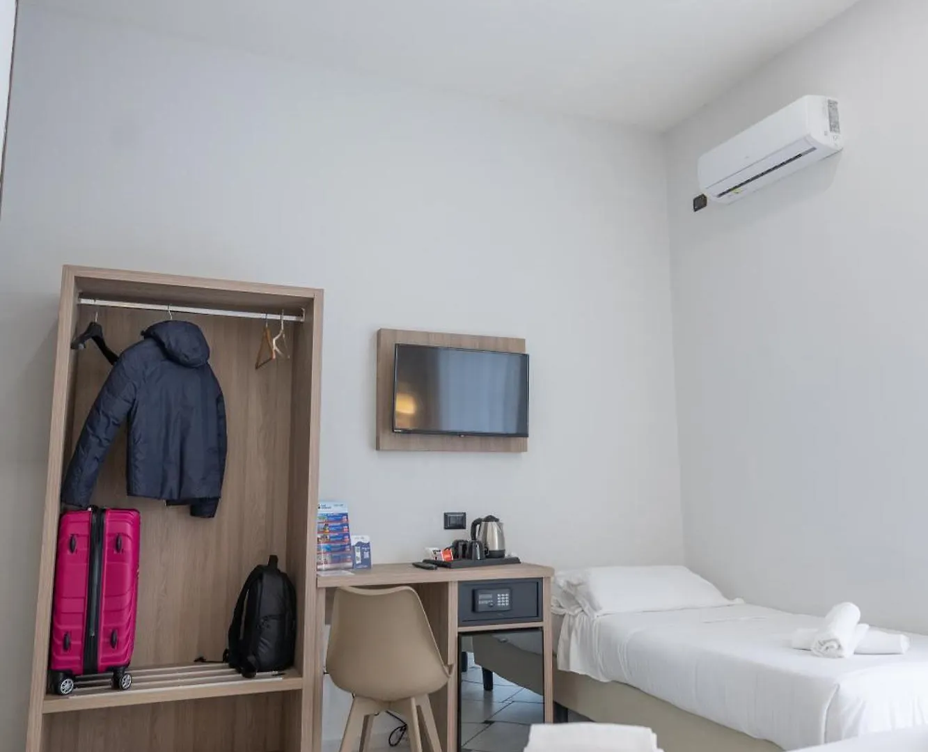 Hotel Garibaldi New Naples