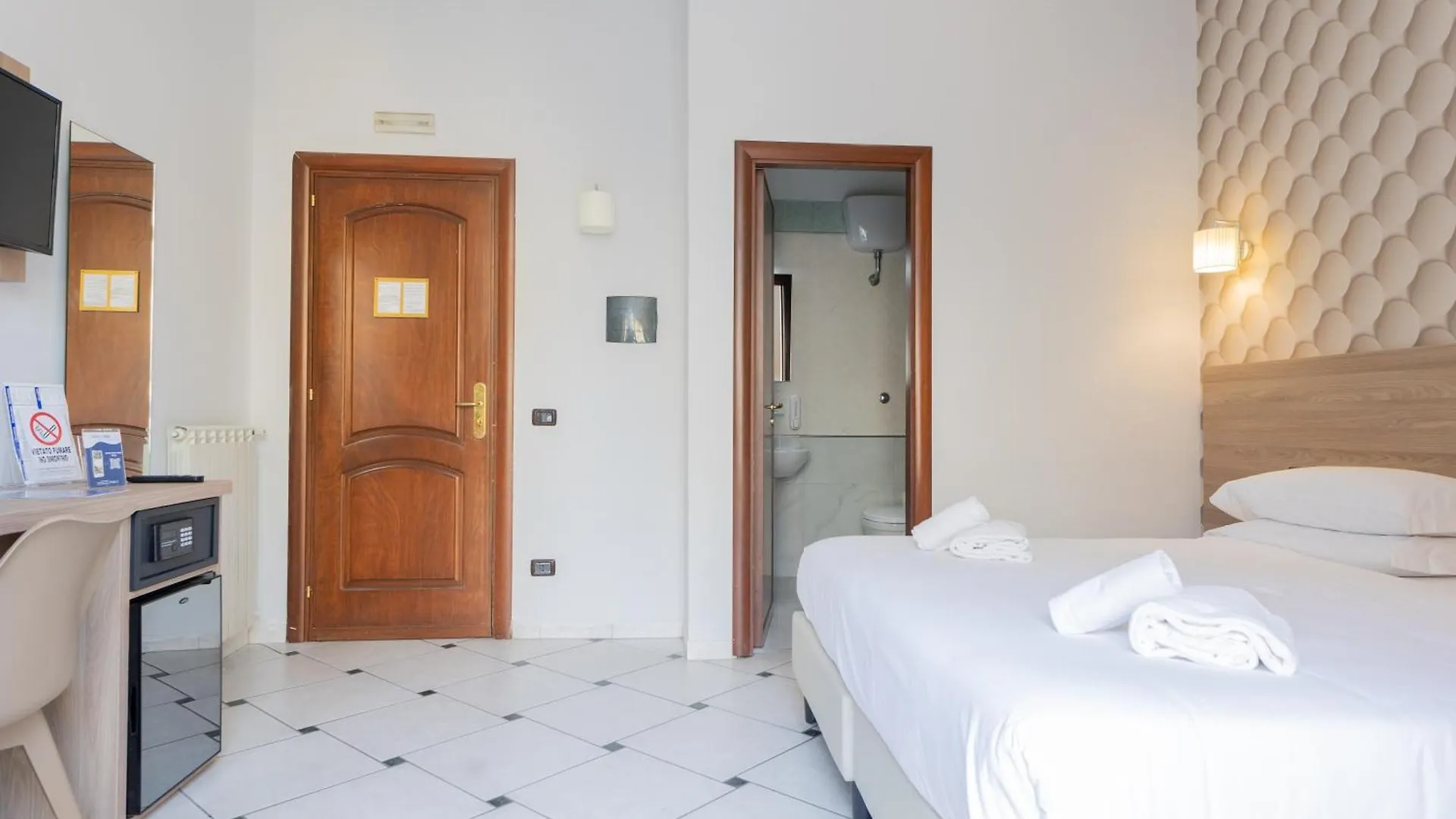 Hotel Garibaldi New Naples 3*,  Italy