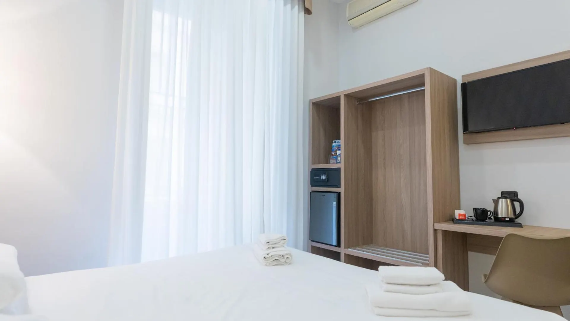 Hotel Garibaldi New Napoli Italia